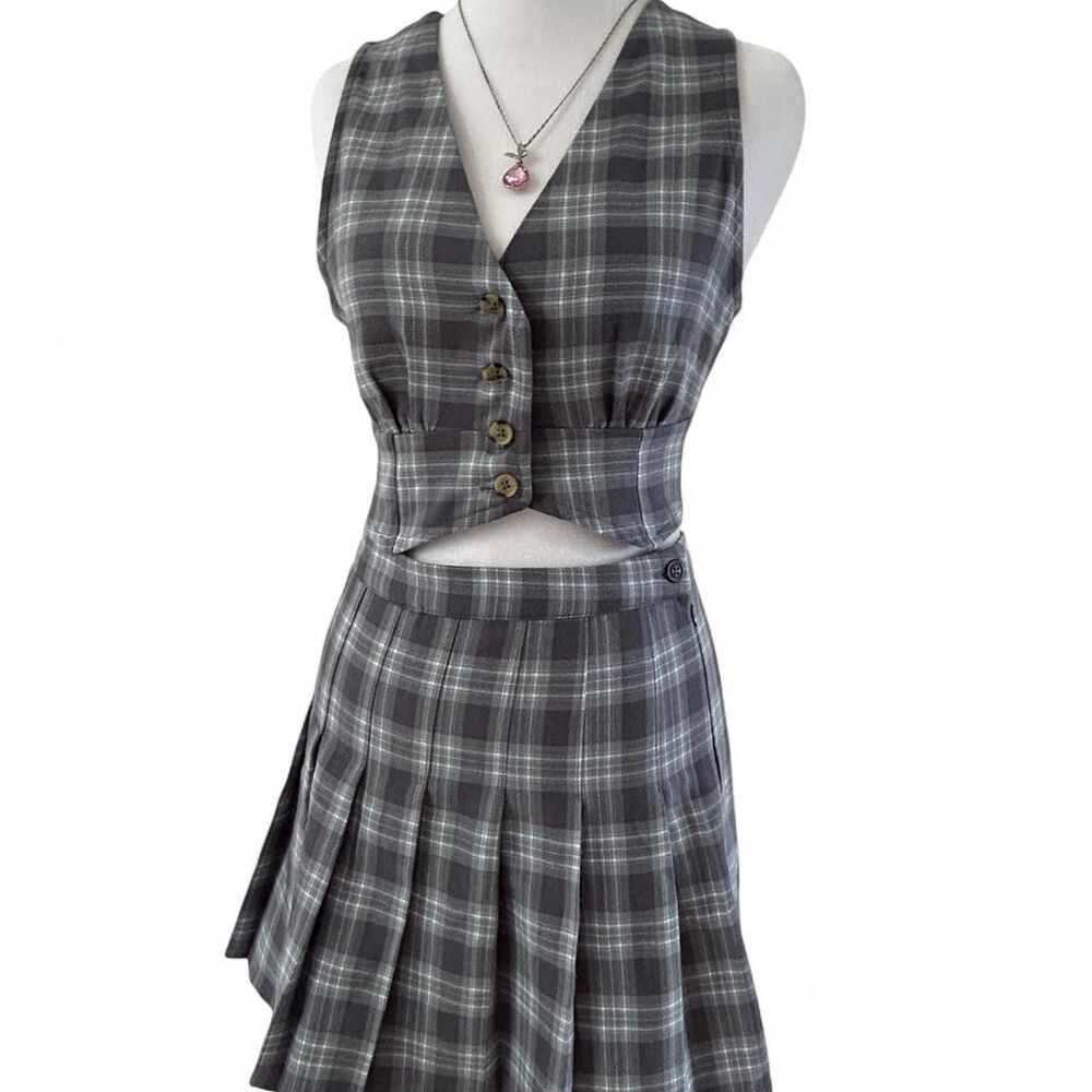 Aeropostale Women's Blue Plaid Skirt and Vest Set - Picture 5 of 6